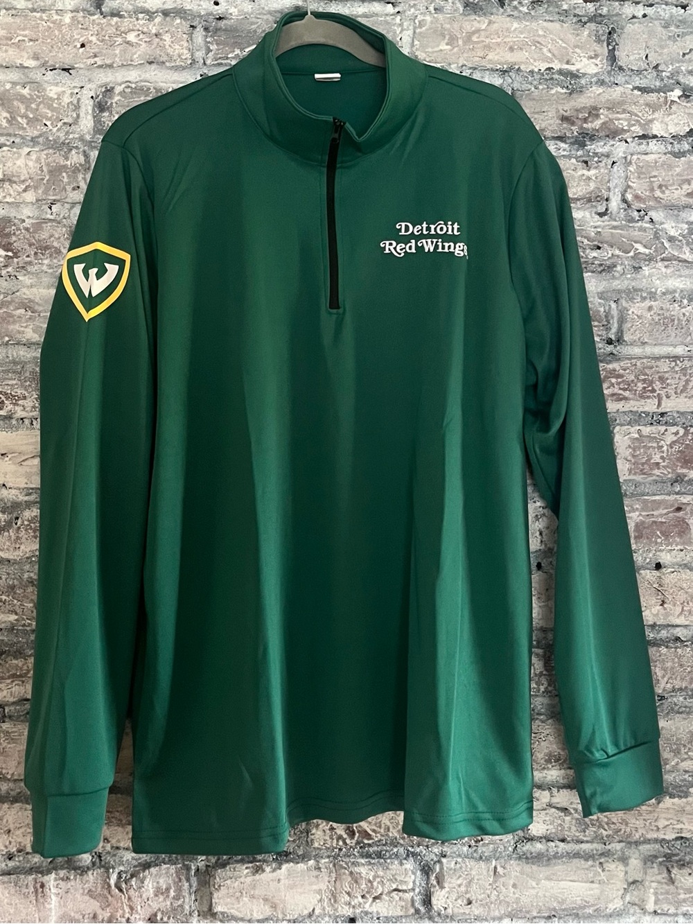 Detroit Red Wings Wayne State Green Quarter-Zip Pullover New in package unisex